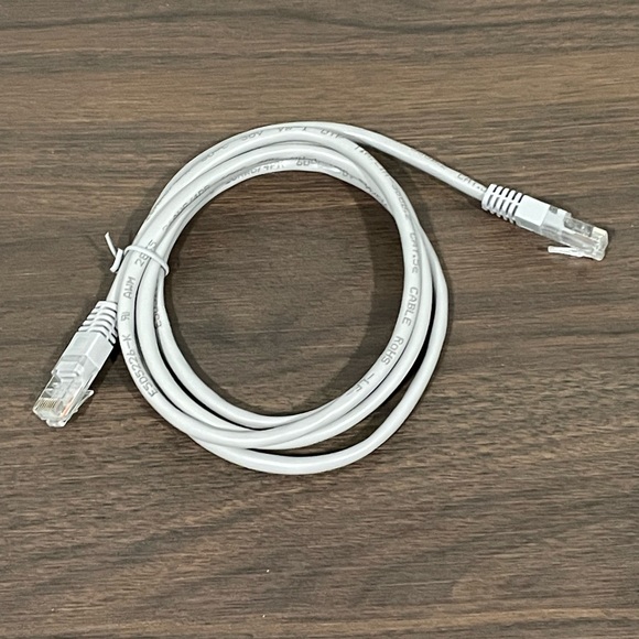 NEW Ethernet Patch Cable Cat5e - Picture 1 of 3